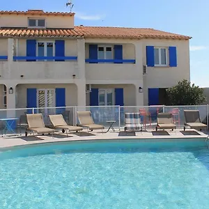 Le Bleu Marine 2*, Saintes-Maries-de-la-Mer Fransa